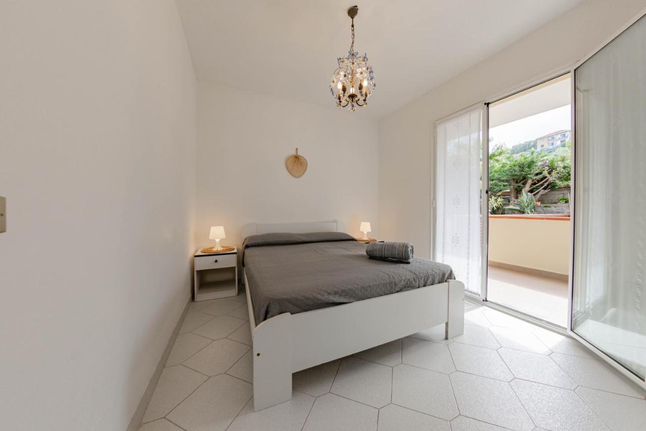H11 Residence Gli Ulivi Piscina - Liguria San Lorenzo al Mare Extérieur photo