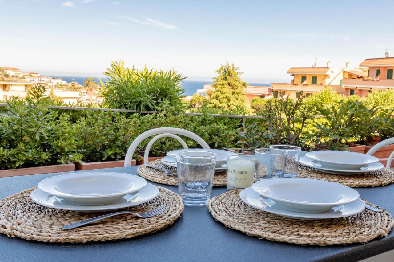 H11 Residence Gli Ulivi Piscina - Liguria San Lorenzo al Mare Extérieur photo